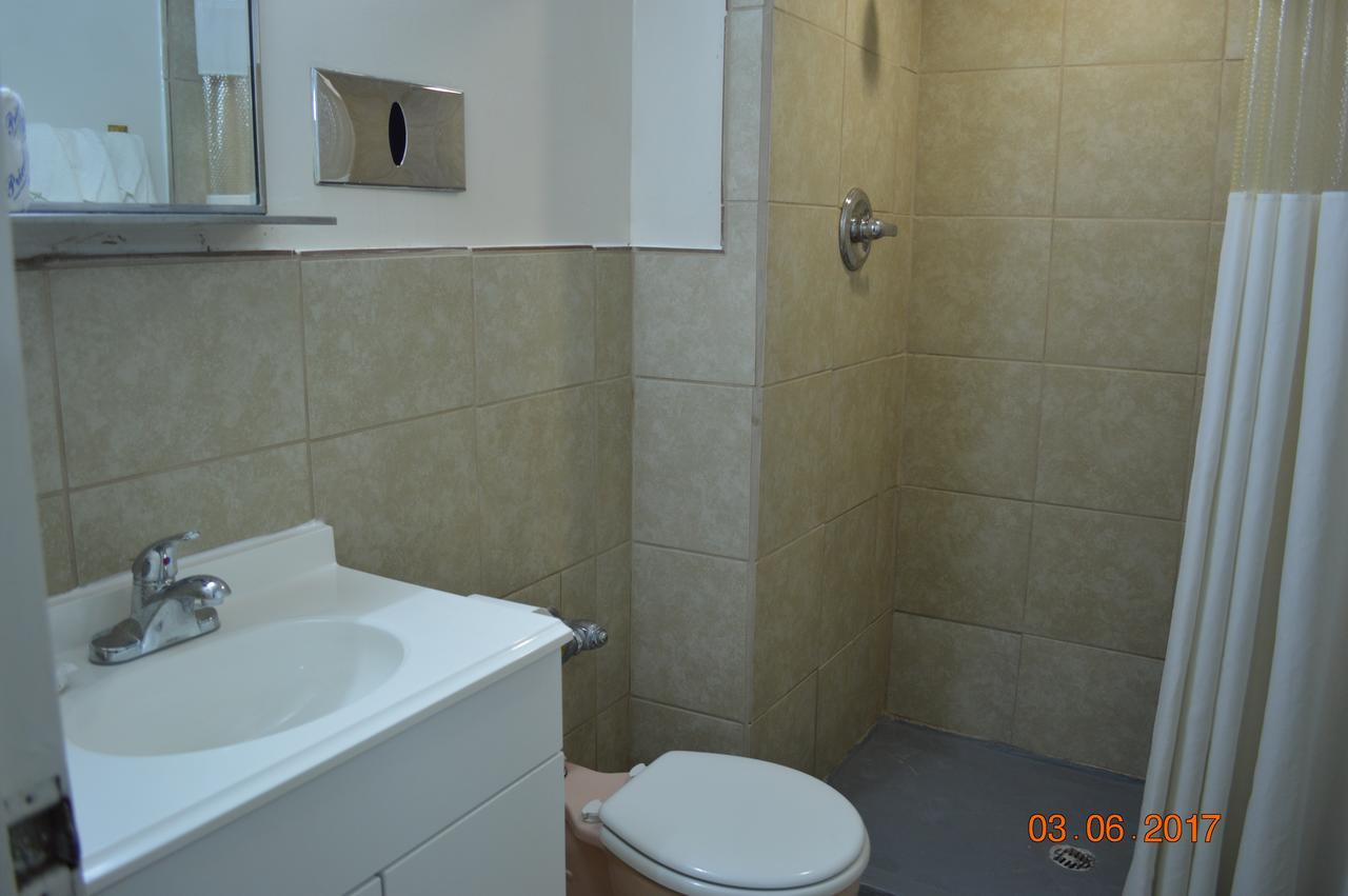 Budget Inn Of باي سيتي المظهر الخارجي الصورة