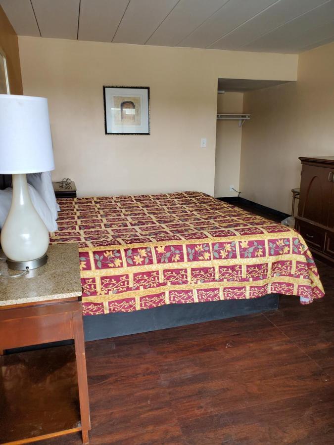 Budget Inn Of باي سيتي المظهر الخارجي الصورة