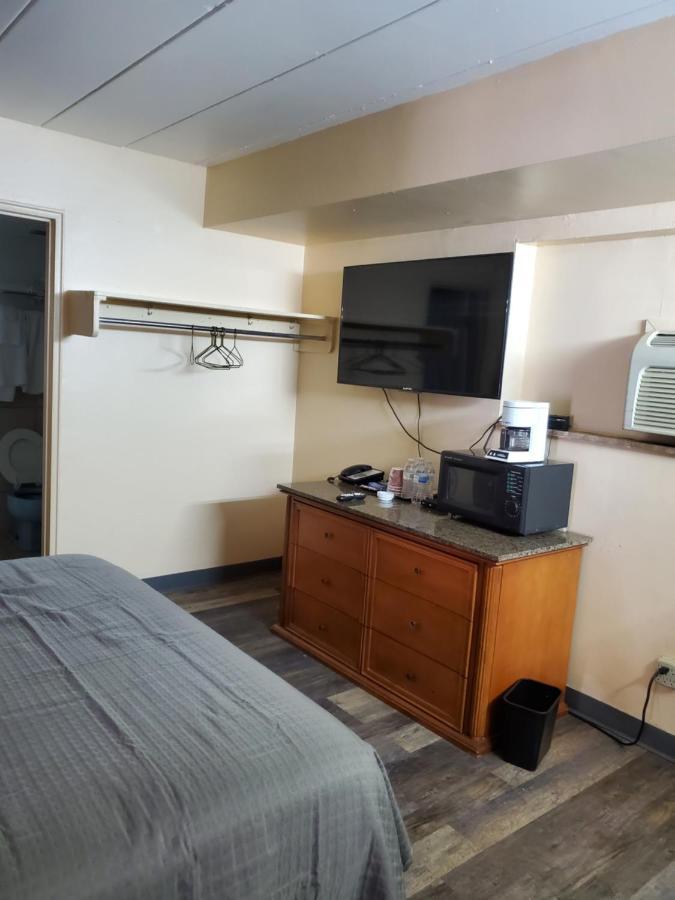 Budget Inn Of باي سيتي المظهر الخارجي الصورة
