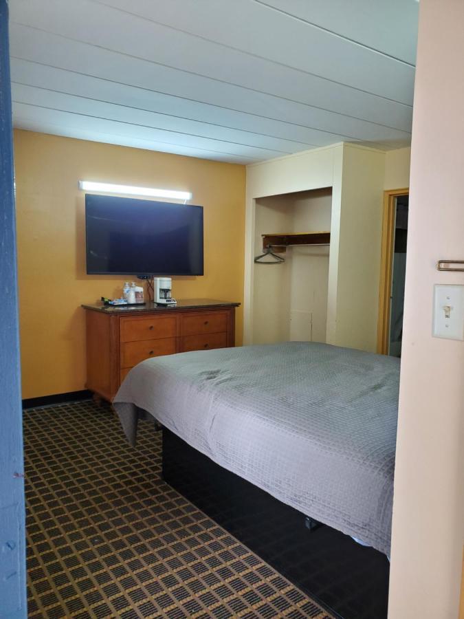 Budget Inn Of باي سيتي المظهر الخارجي الصورة