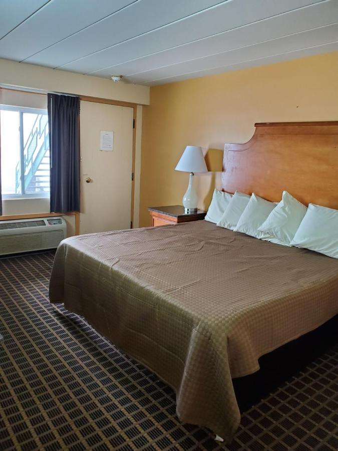 Budget Inn Of باي سيتي المظهر الخارجي الصورة