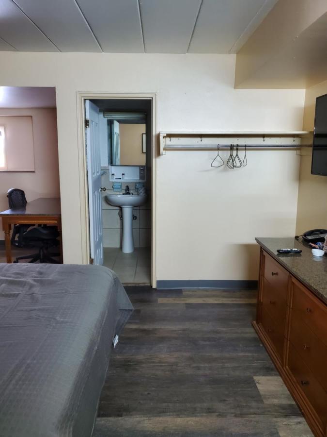 Budget Inn Of باي سيتي المظهر الخارجي الصورة